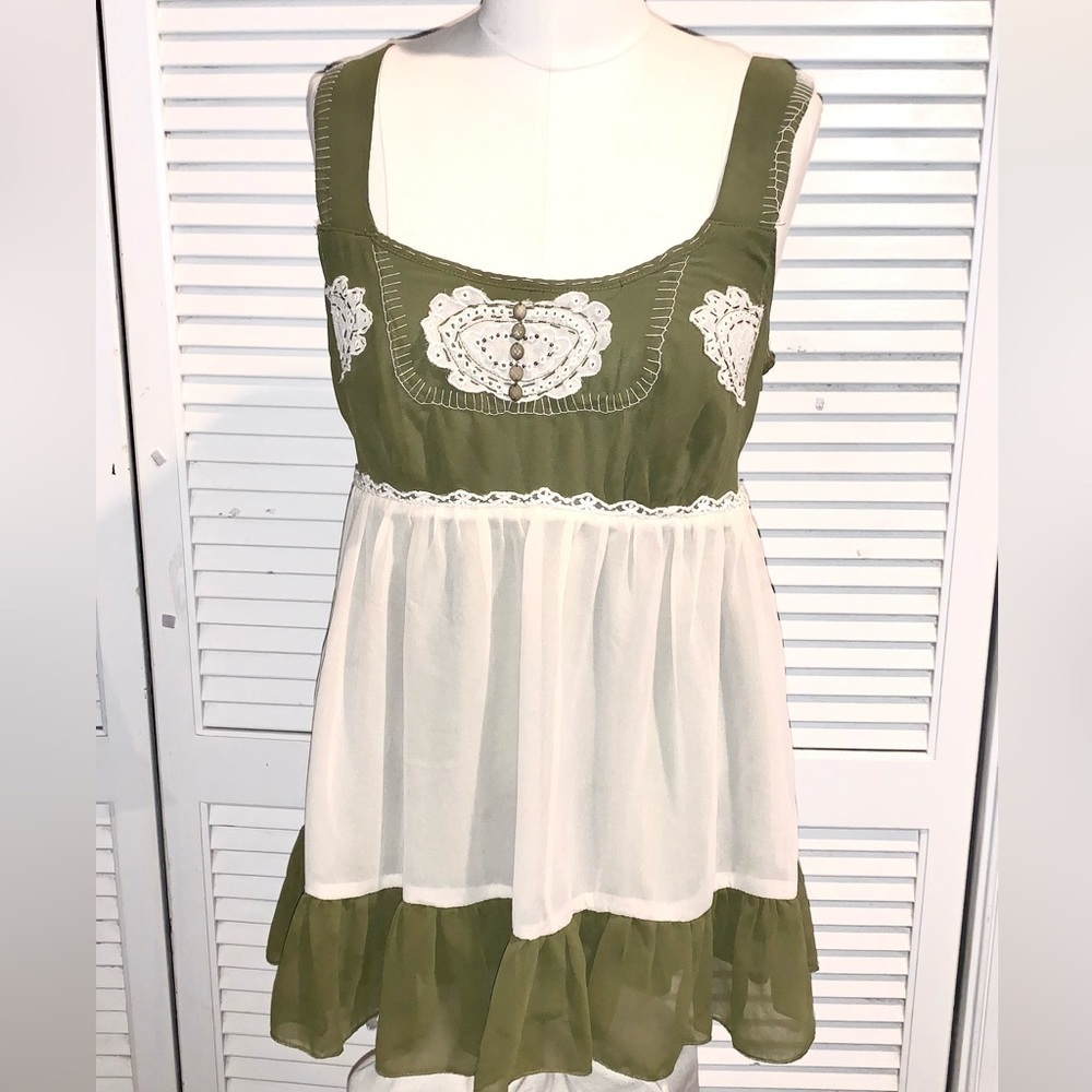 Anthropologie Sleeveless Tunic green and ivory Embroidered Blouse Small